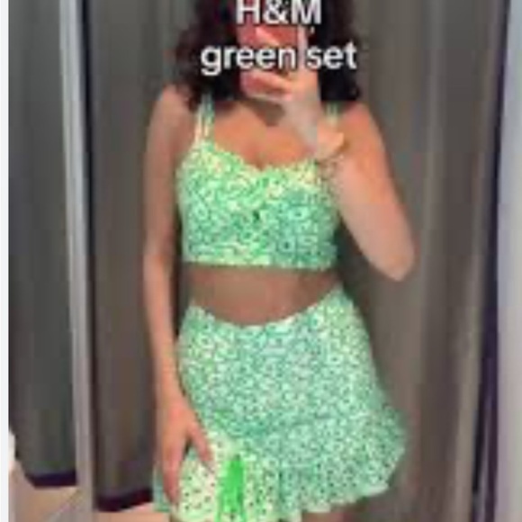 H&M Green Skater Mini Skirt with Ruffles - Picture 9 of 9